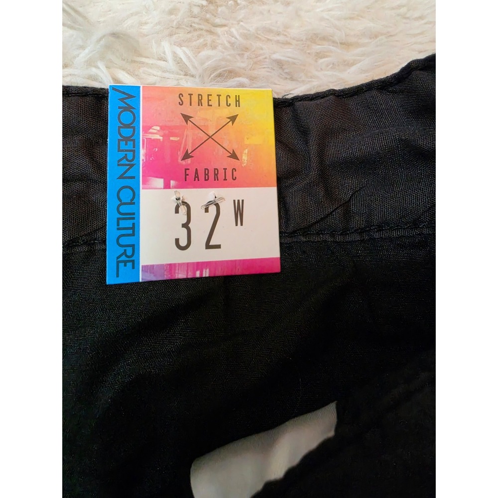Modern Culture Men's Flat Front Chino Shorts Size 32 - Black Skulls & Roses NWT - Picture 3 of 5